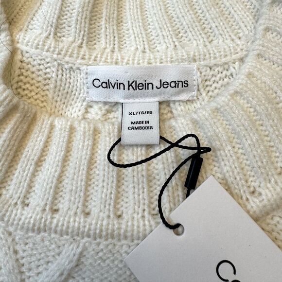 NWT Calvin Klein cable knit sweater with unique sleeves. Size XL ivory cream - Picture 3 of 11